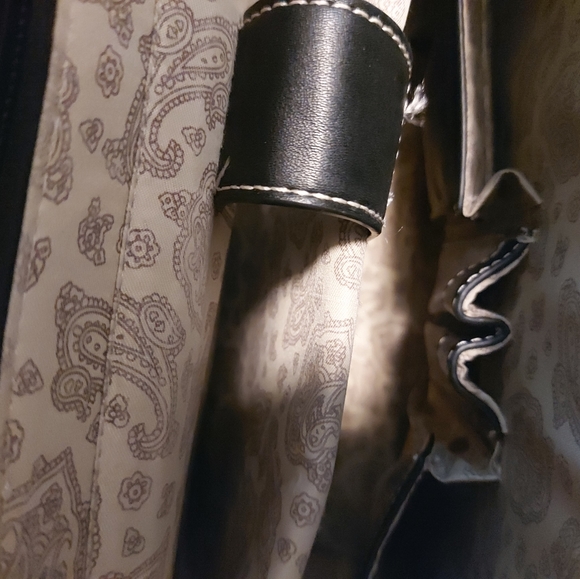 Black, faux-leather briefcase. - Picture 5 of 8